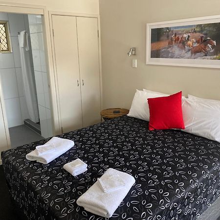 Citywalk Motor Inn Rockhampton Bagian luar foto