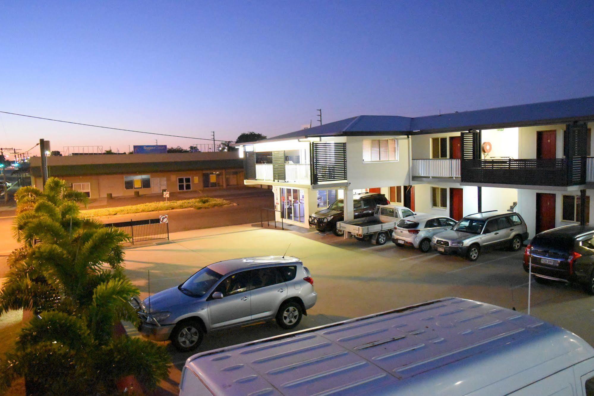 Citywalk Motor Inn Rockhampton Bagian luar foto
